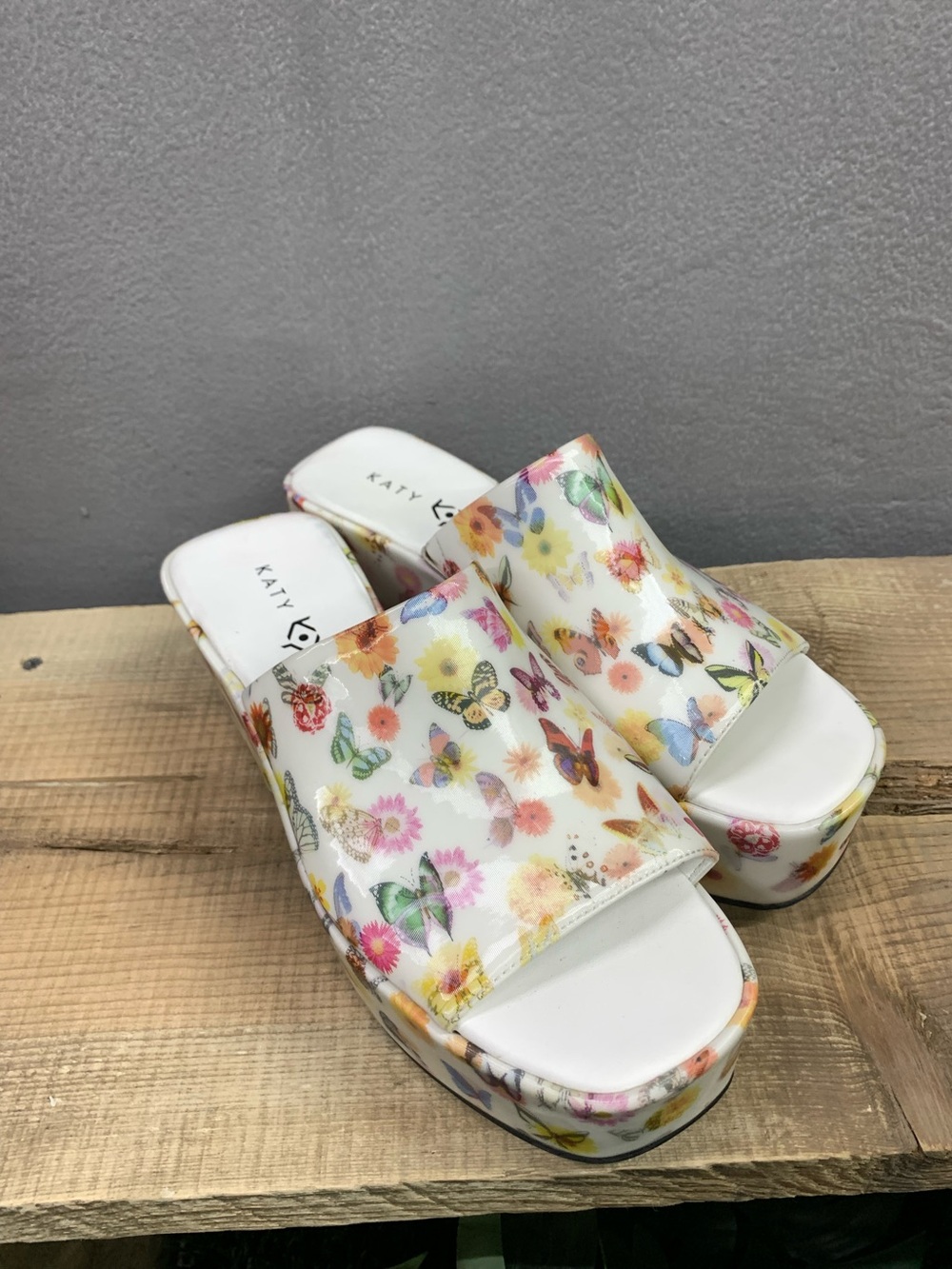 Katy Perry Women's The Busy Bee Butterfly Slide Wedge Sandal